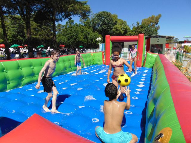 Muitas atrações na abertura da temporada de verão