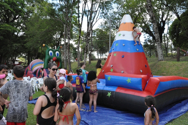 Muitas atrações na abertura da Temporada de Verão do Clube Caixeiral Campestre