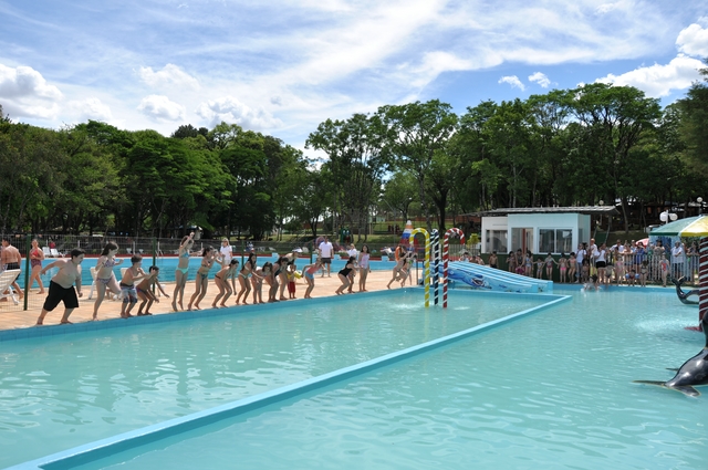 Muitas atrações na abertura da Temporada de Verão do Clube Caixeiral Campestre