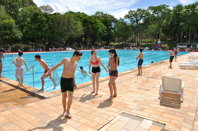 Muitas atrações na abertura da Temporada de Verão do Clube Caixeiral Campestre
