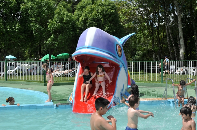 Muitas atrações na abertura da Temporada de Verão do Clube Caixeiral Campestre