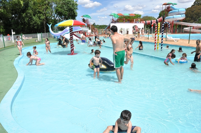 Muitas atrações na abertura da Temporada de Verão do Clube Caixeiral Campestre