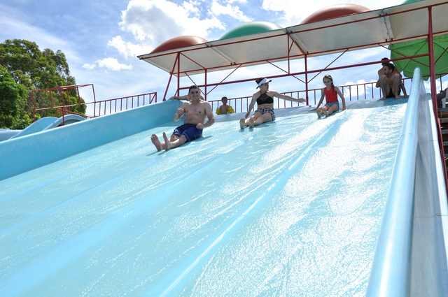 Muitas atrações na abertura da Temporada de Verão do Clube Caixeiral Campestre
