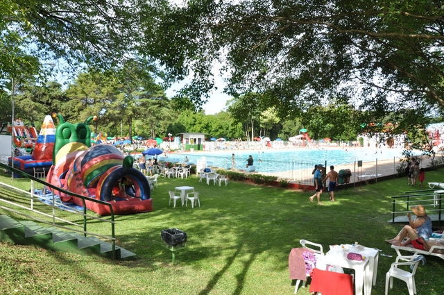 Muitas atrações na abertura da Temporada de Verão do Clube Caixeiral Campestre