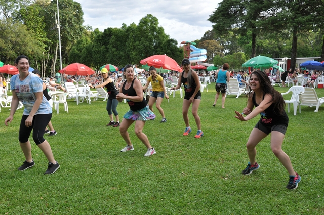 Muitas atrações na abertura da Temporada de Verão do Clube Caixeiral Campestre