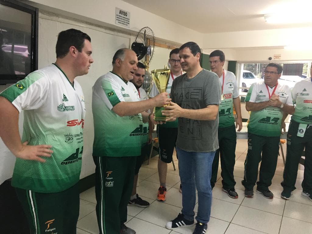 Torneios de Bocha nas canchas do Caixeiral Campestre