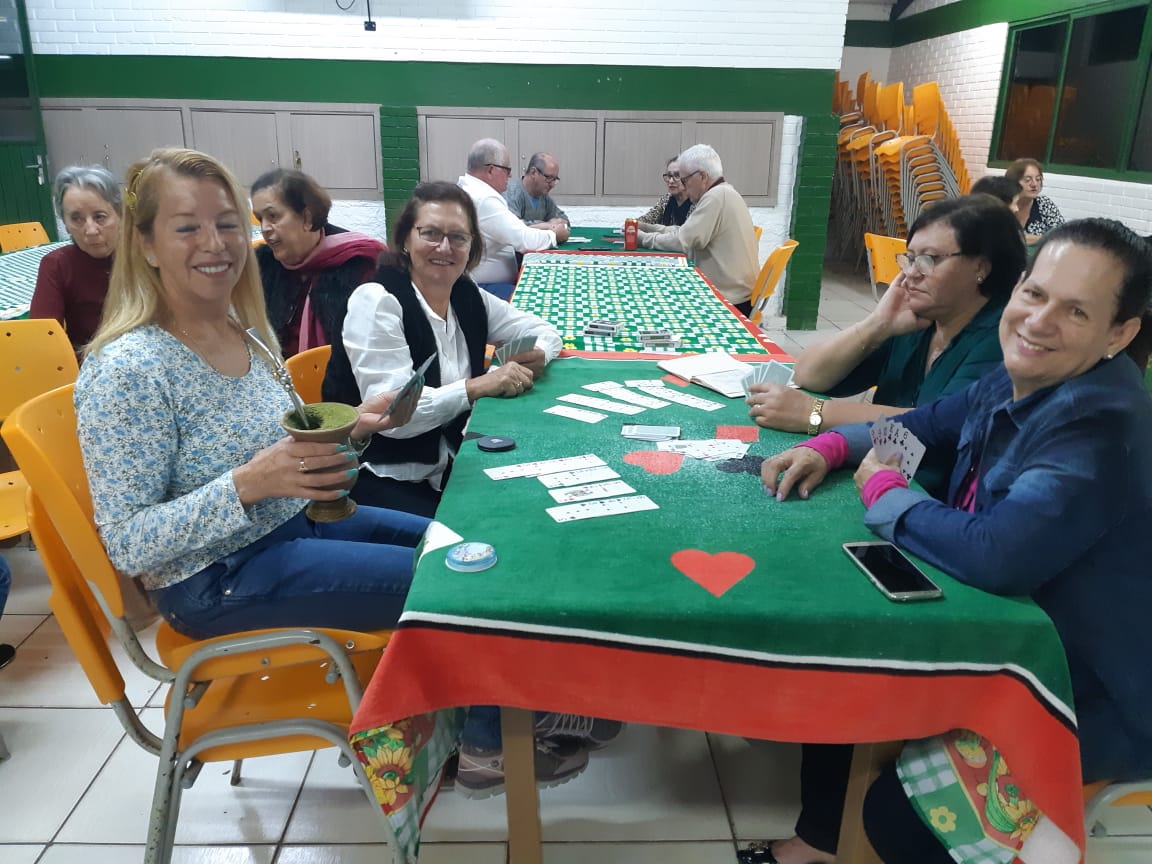 Departamento Sala de Jogos realiza jantar