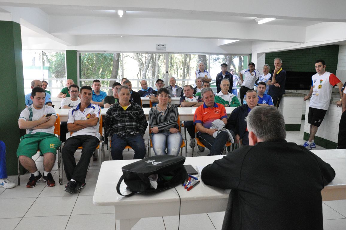 28 equipes participam da 12ª Copa de Bochas Plínio Grazziotin do Clube Caixeiral Campestre
