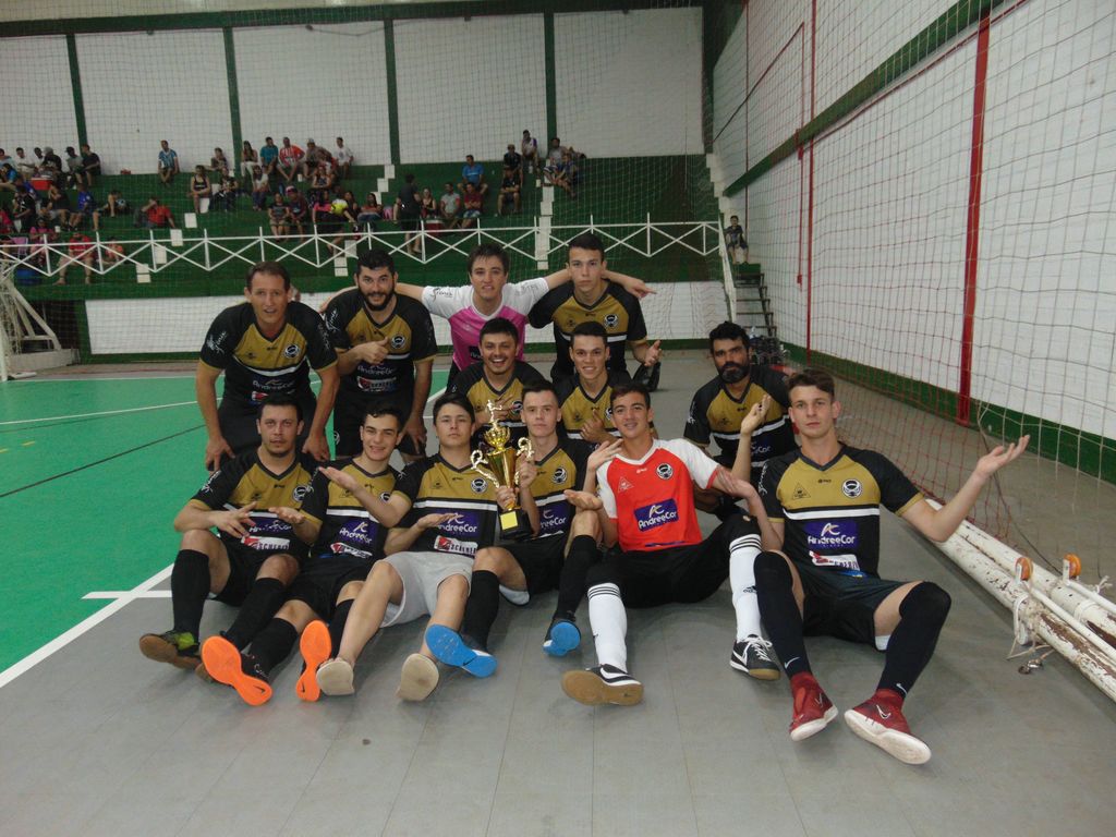 Campeões do Futsal de Inverno do Caixeiral Campestre