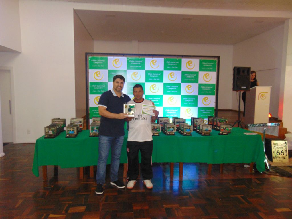 Clube Caixeiral Campestre entrega premiação do esporte