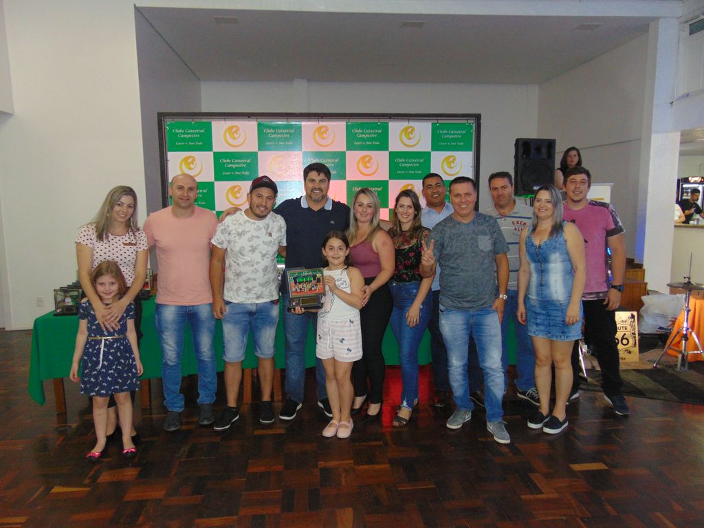 Clube Caixeiral Campestre entrega premiação do esporte