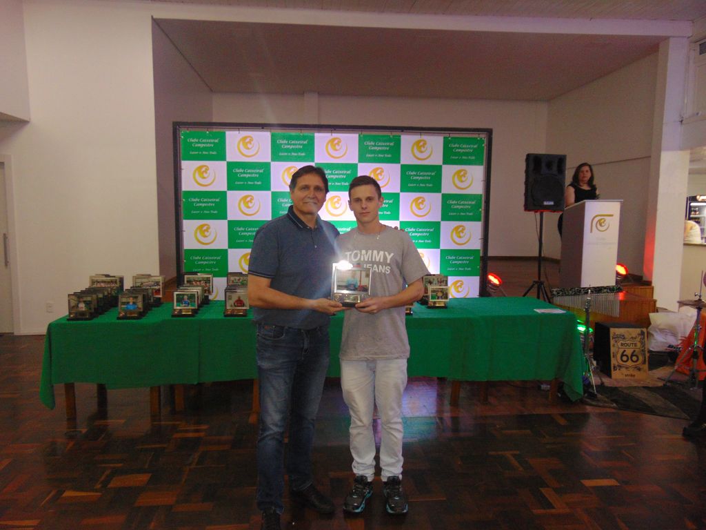Clube Caixeiral Campestre entrega premiação do esporte
