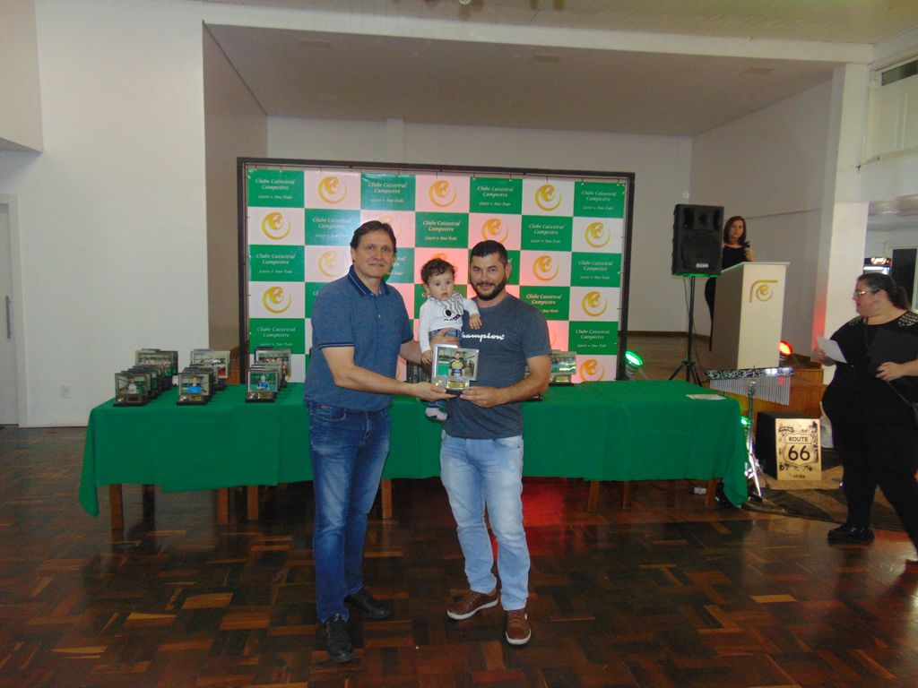 Clube Caixeiral Campestre entrega premiação do esporte
