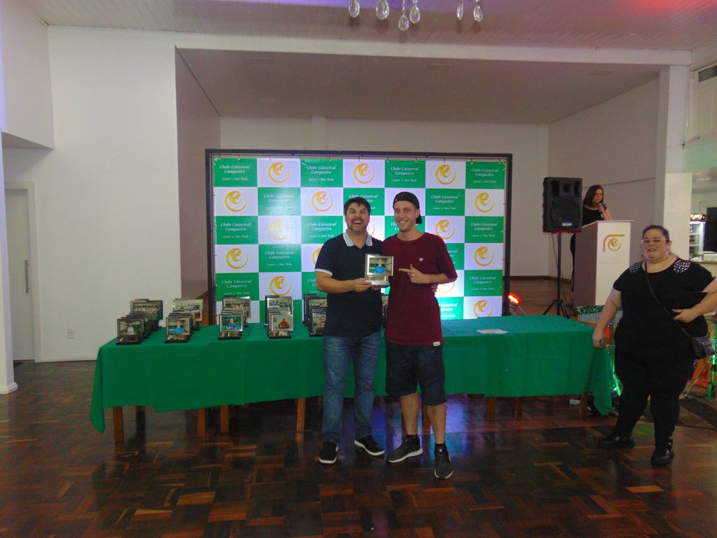 Clube Caixeiral Campestre entrega premiação do esporte