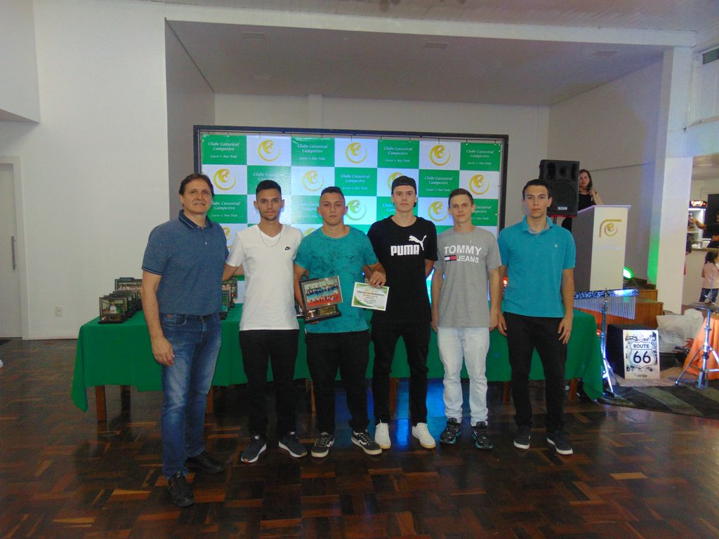 Clube Caixeiral Campestre entrega premiação do esporte