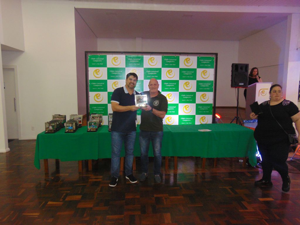 Clube Caixeiral Campestre entrega premiação do esporte