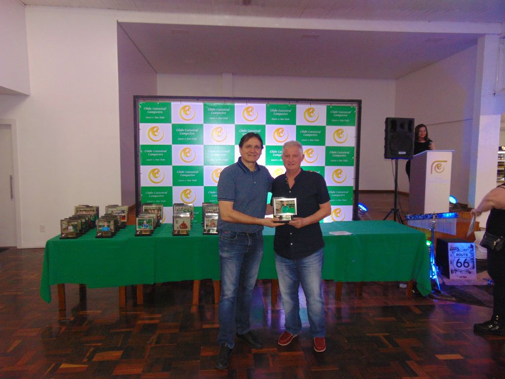 Clube Caixeiral Campestre entrega premiação do esporte