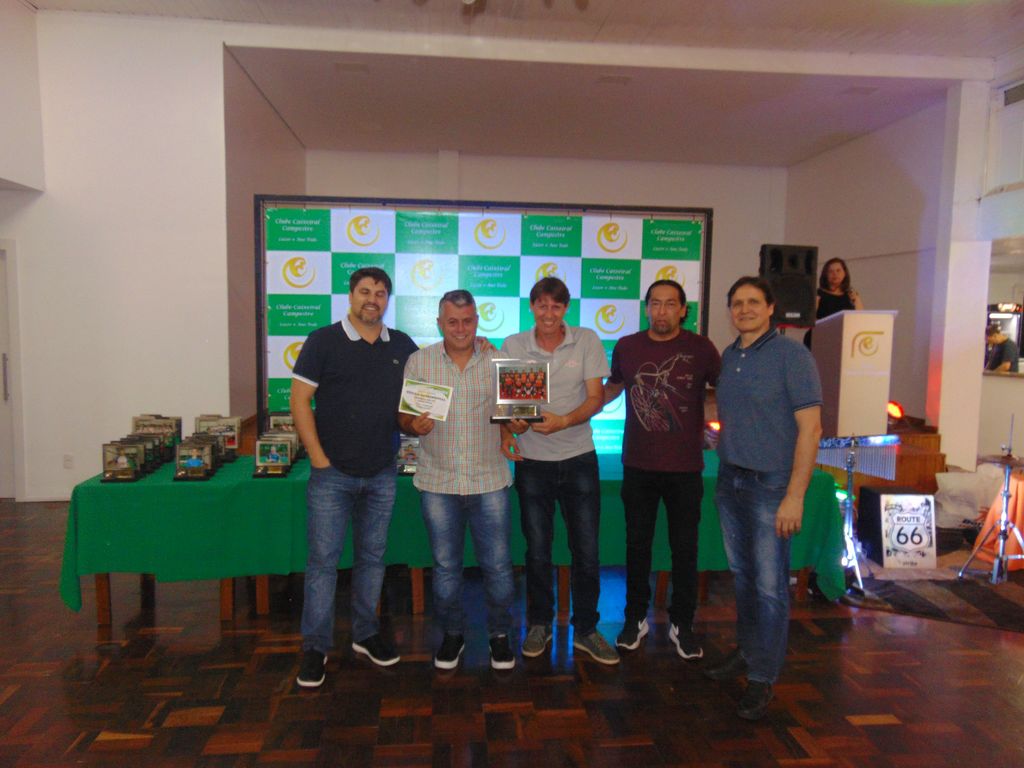 Clube Caixeiral Campestre entrega premiação do esporte