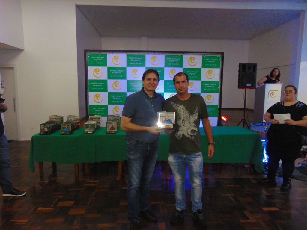 Clube Caixeiral Campestre entrega premiação do esporte