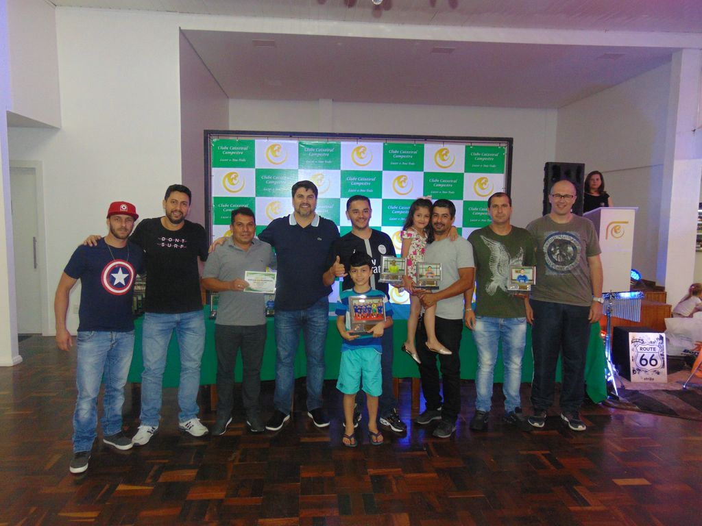 Clube Caixeiral Campestre entrega premiação do esporte