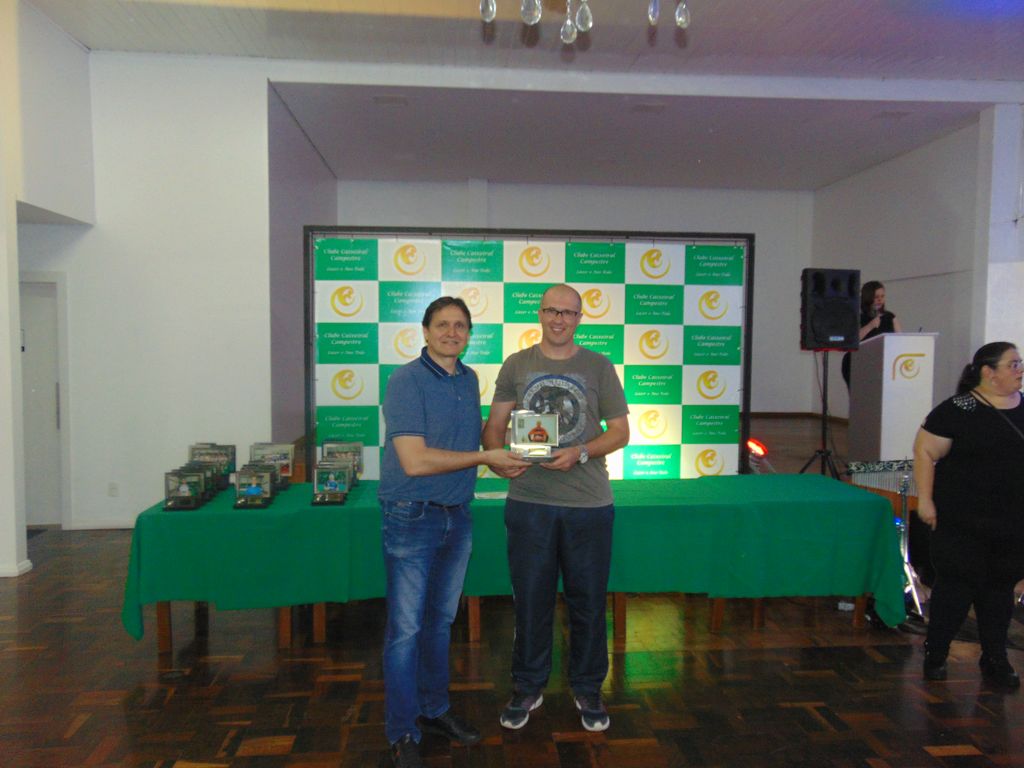 Clube Caixeiral Campestre entrega premiação do esporte