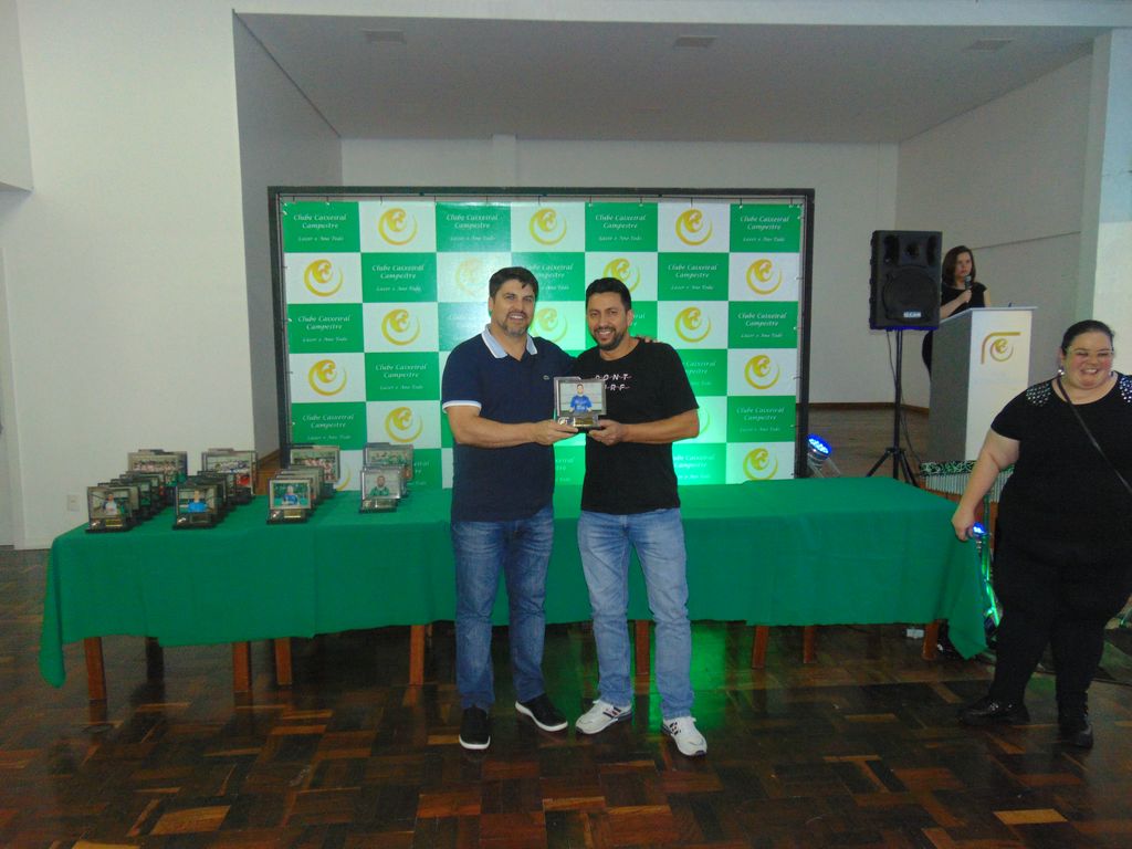 Clube Caixeiral Campestre entrega premiação do esporte