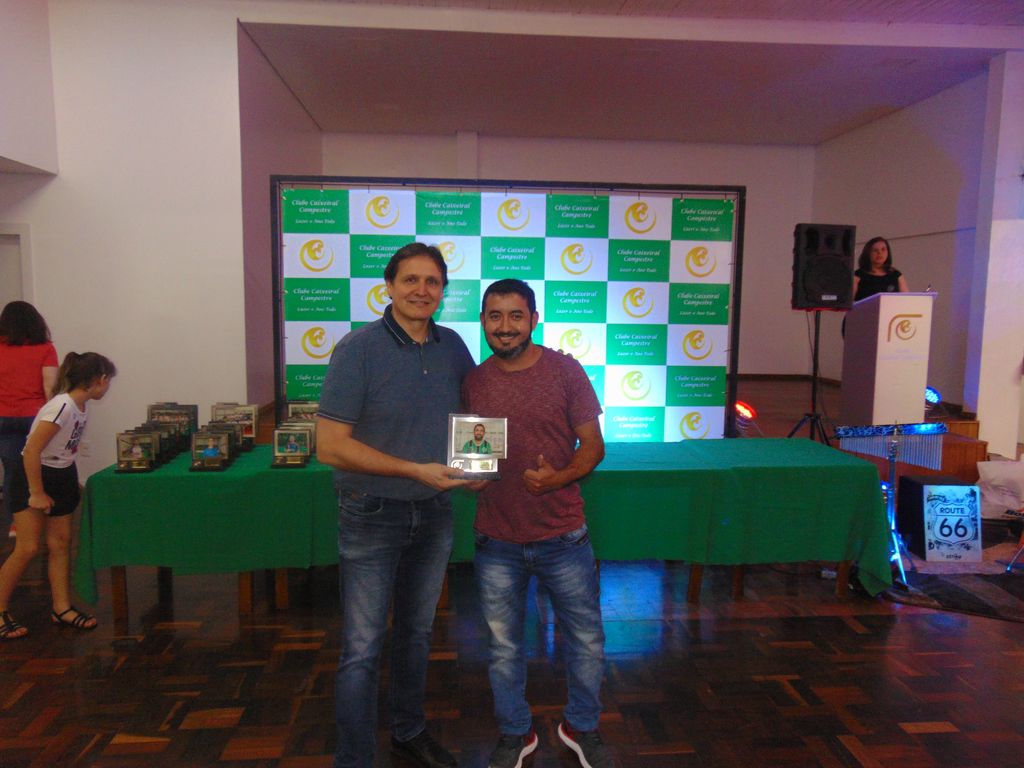 Clube Caixeiral Campestre entrega premiação do esporte