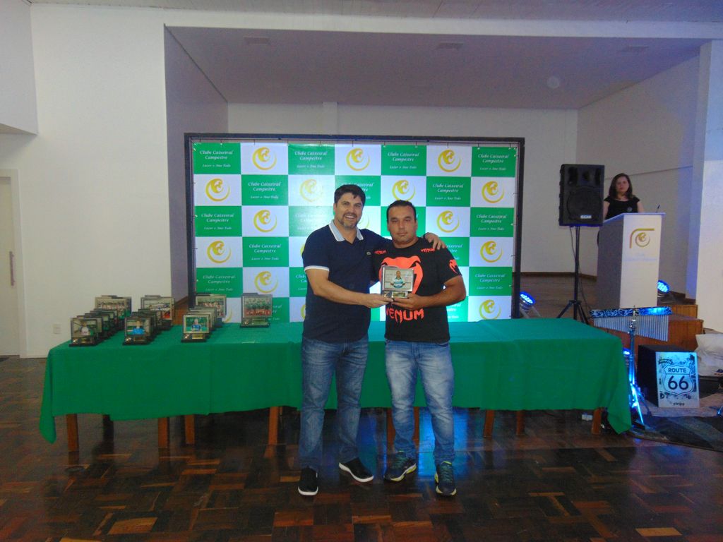 Clube Caixeiral Campestre entrega premiação do esporte