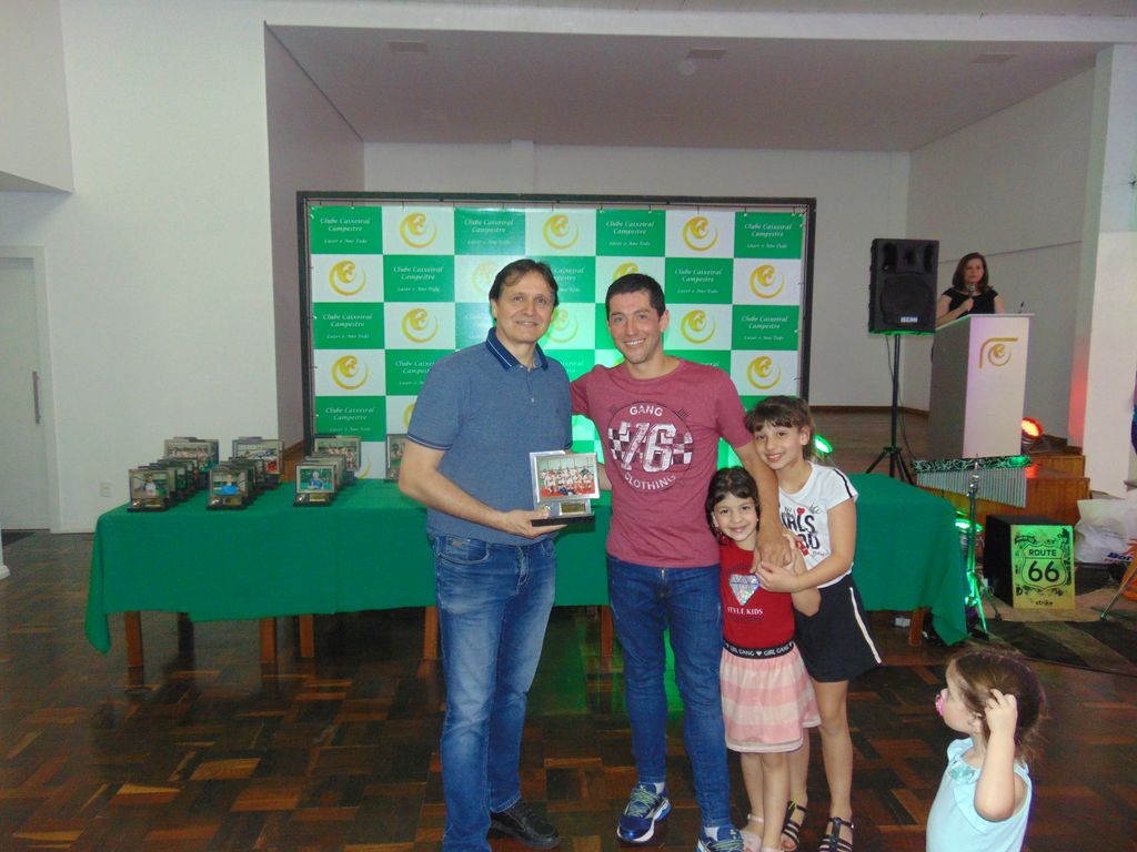 Clube Caixeiral Campestre entrega premiação do esporte
