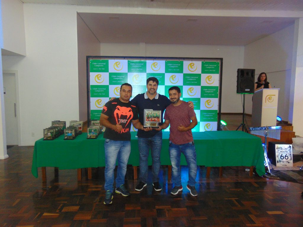 Clube Caixeiral Campestre entrega premiação do esporte