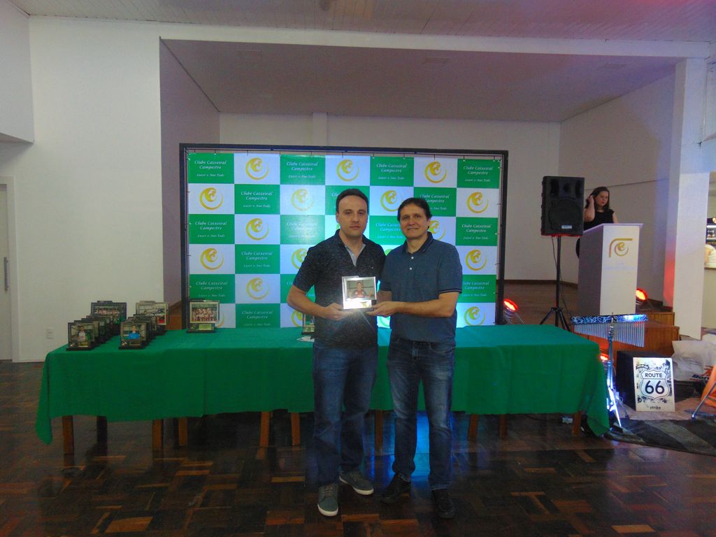 Clube Caixeiral Campestre entrega premiação do esporte