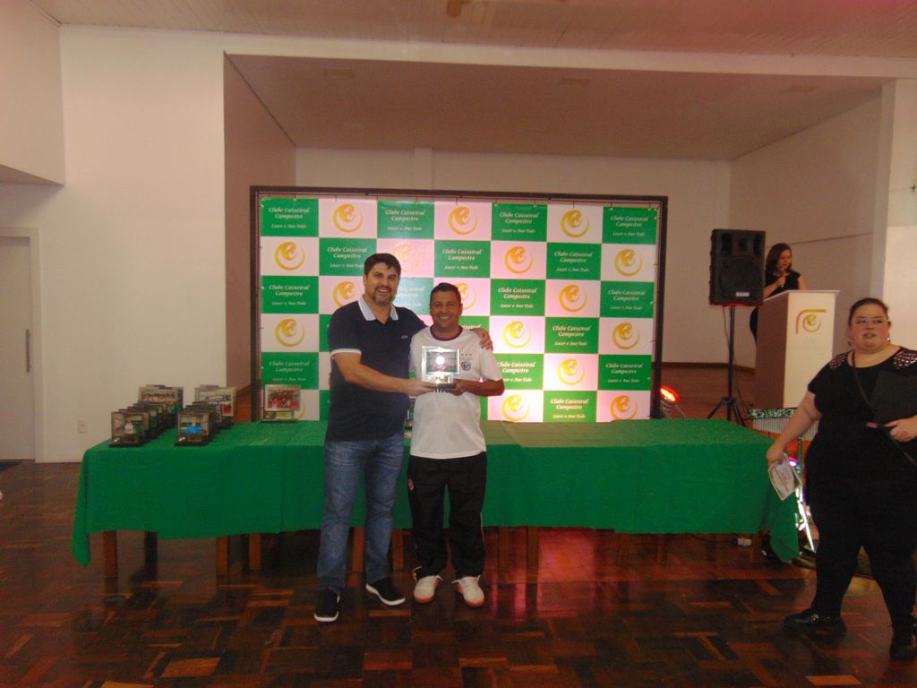 Clube Caixeiral Campestre entrega premiação do esporte
