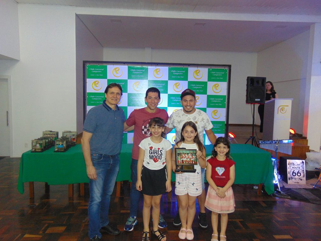 Clube Caixeiral Campestre entrega premiação do esporte