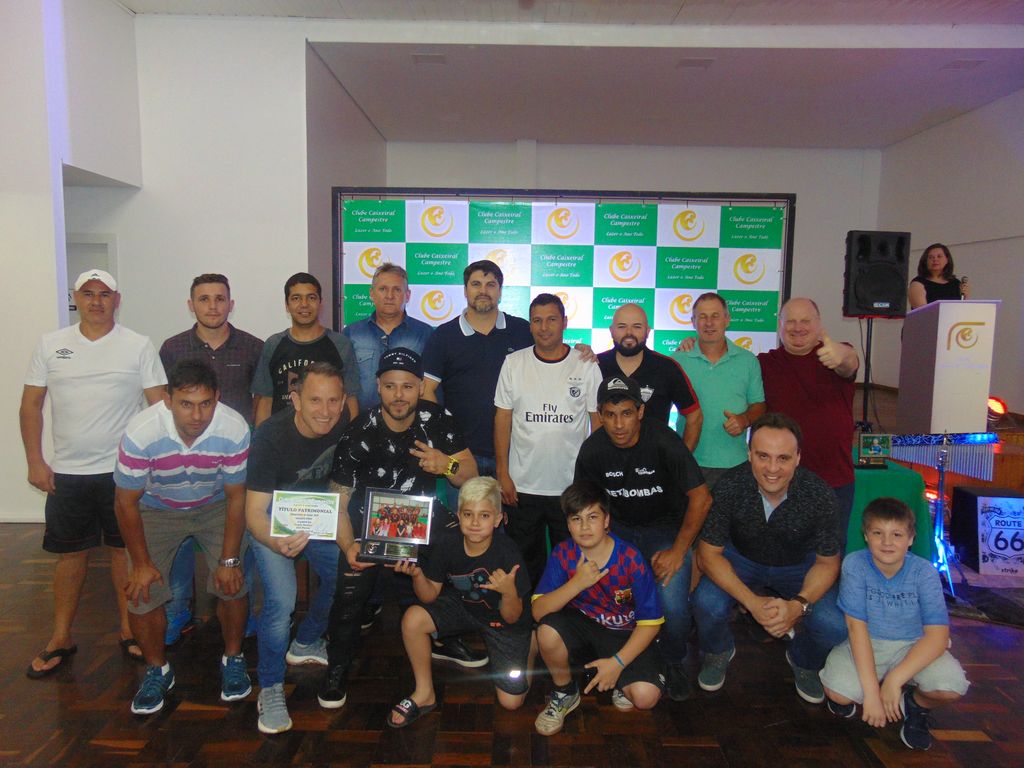 Clube Caixeiral Campestre entrega premiação do esporte
