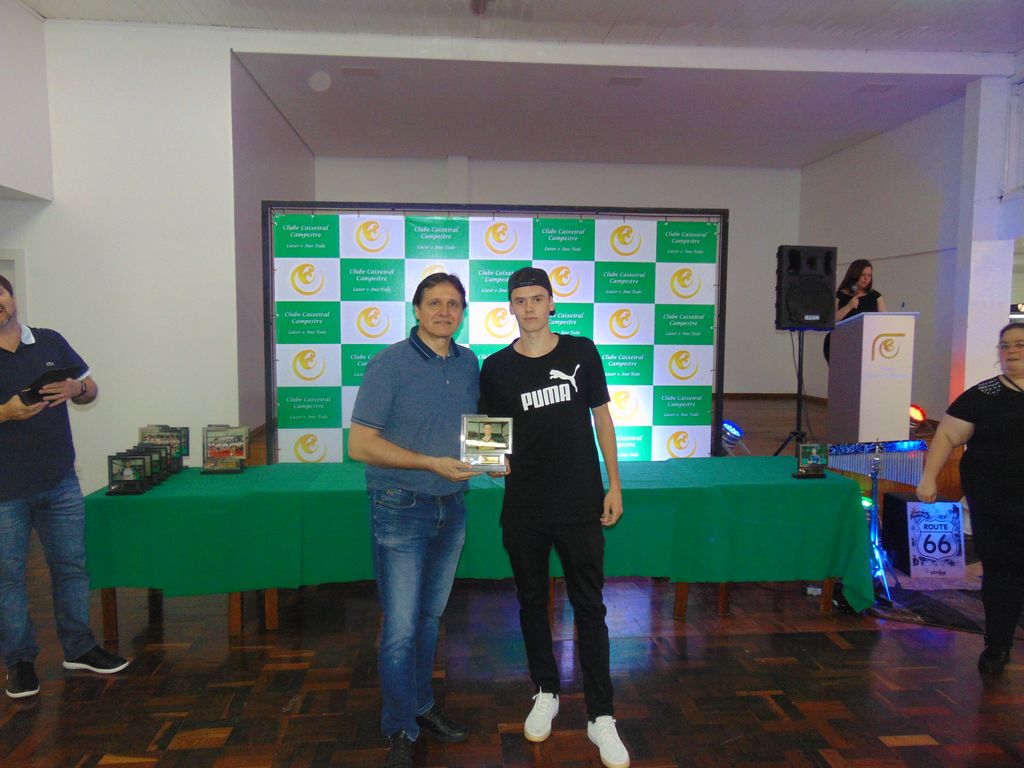 Clube Caixeiral Campestre entrega premiação do esporte
