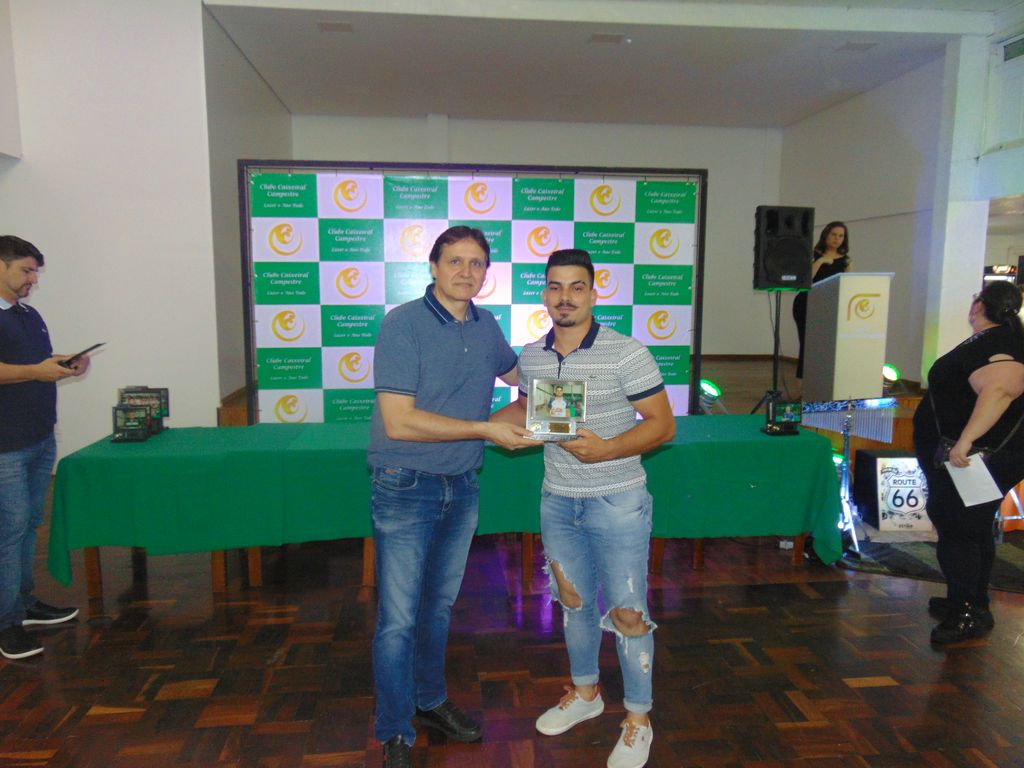 Clube Caixeiral Campestre entrega premiação do esporte