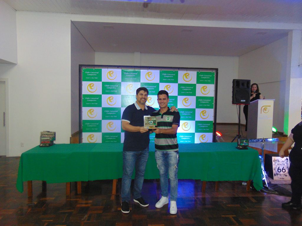 Clube Caixeiral Campestre entrega premiação do esporte