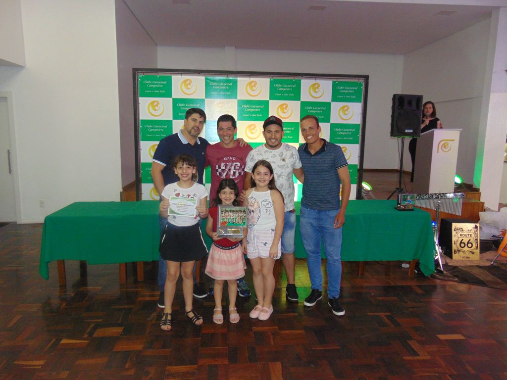 Clube Caixeiral Campestre entrega premiação do esporte