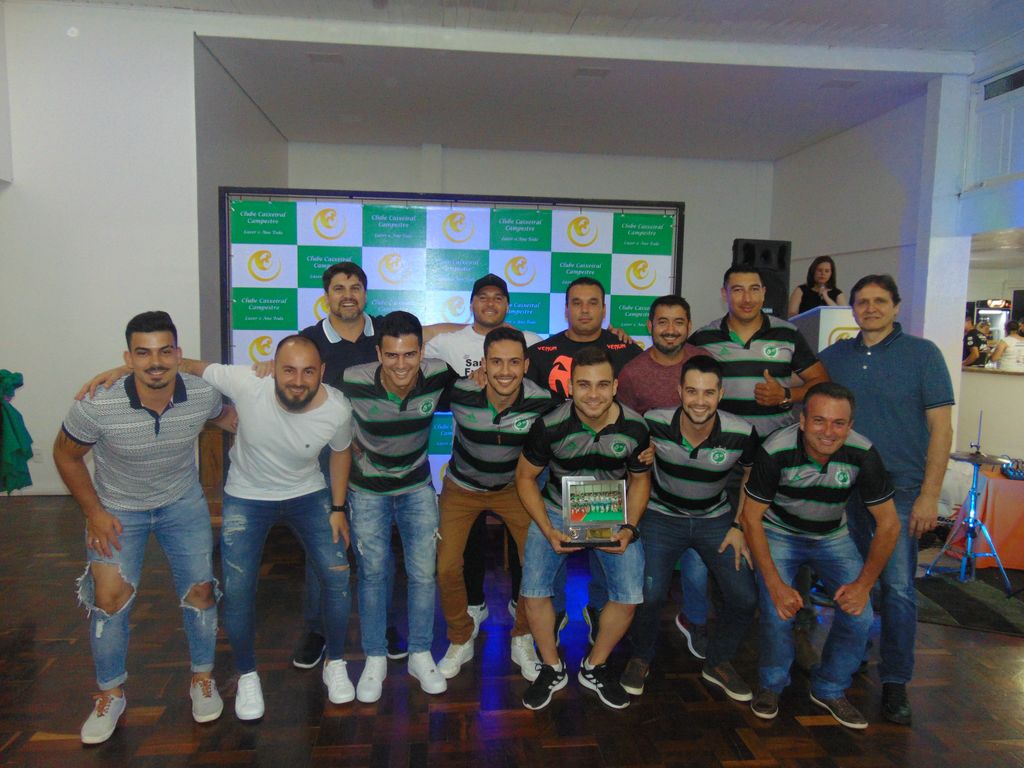 Clube Caixeiral Campestre entrega premiação do esporte