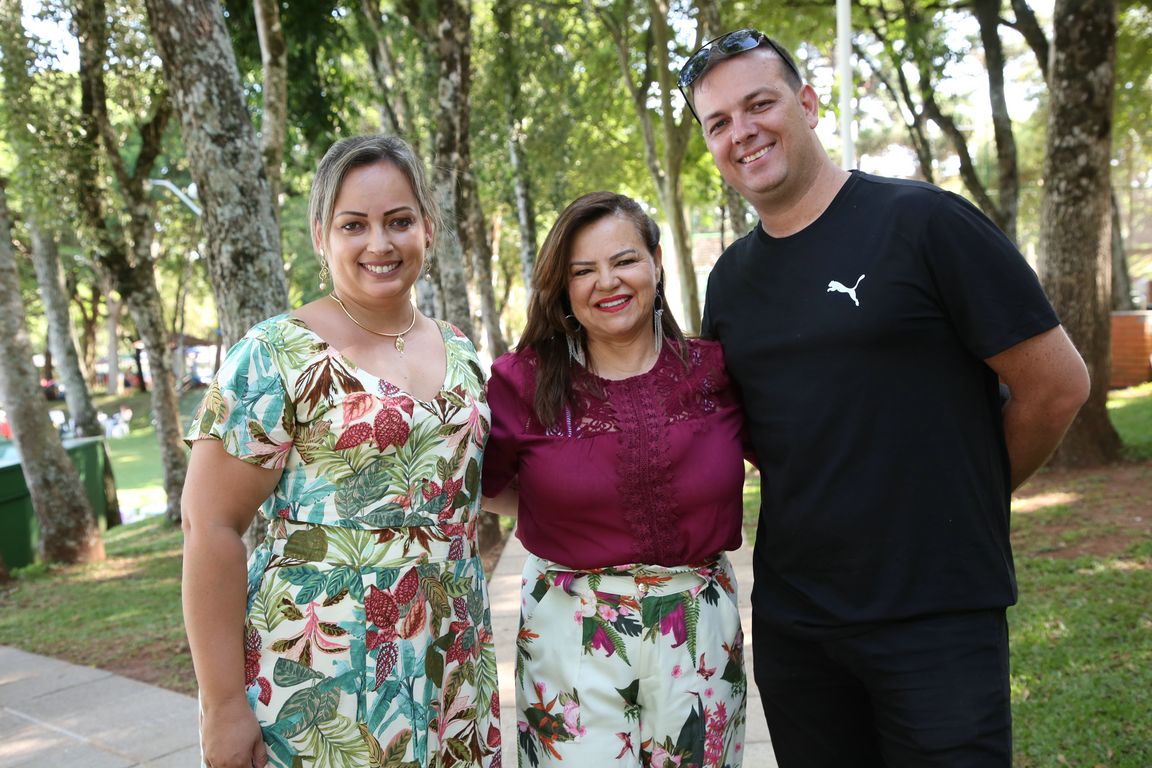 Concurso Rainha das Piscinas e Rei Mirim movimenta Clube Caixeiral Campestre