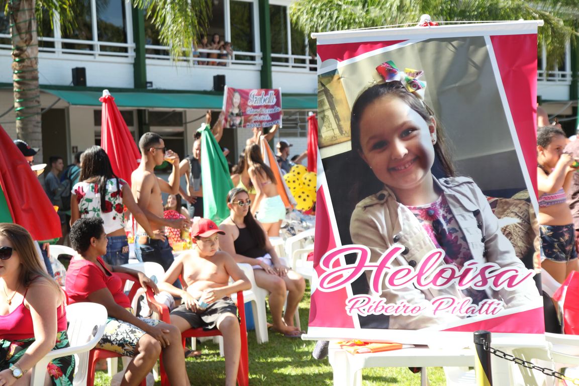 Concurso Rainha das Piscinas e Rei Mirim movimenta Clube Caixeiral Campestre