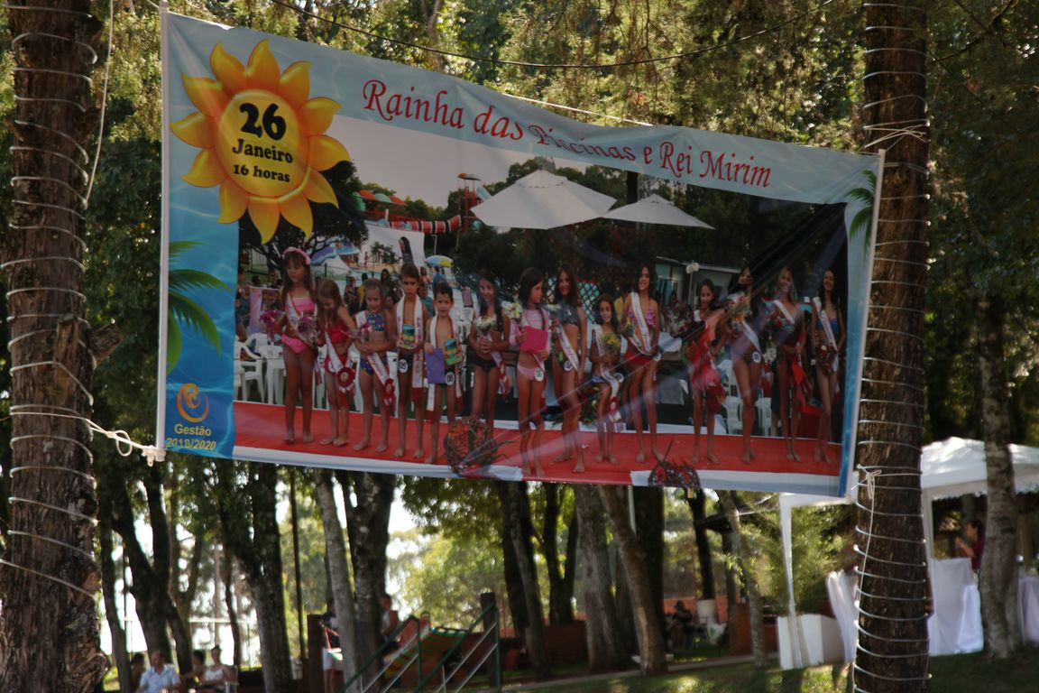 Concurso Rainha das Piscinas e Rei Mirim movimenta Clube Caixeiral Campestre