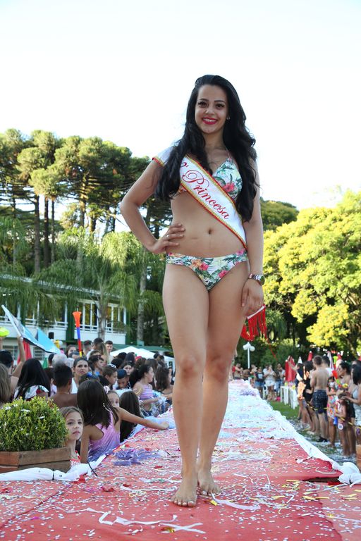 Concurso Rainha das Piscinas e Rei Mirim movimenta Clube Caixeiral Campestre