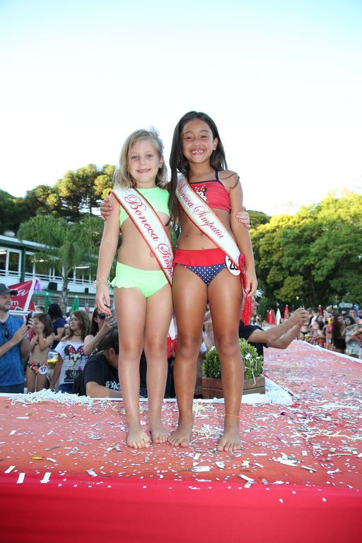 Concurso Rainha das Piscinas e Rei Mirim movimenta Clube Caixeiral Campestre