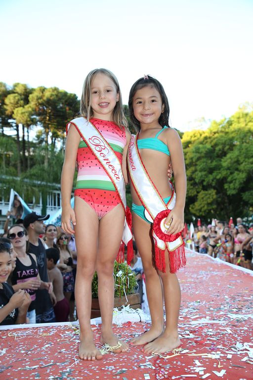 Concurso Rainha das Piscinas e Rei Mirim movimenta Clube Caixeiral Campestre