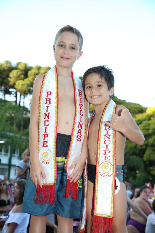 Concurso Rainha das Piscinas e Rei Mirim movimenta Clube Caixeiral Campestre