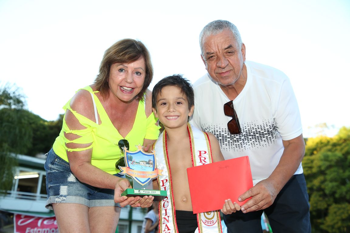 Concurso Rainha das Piscinas e Rei Mirim movimenta Clube Caixeiral Campestre