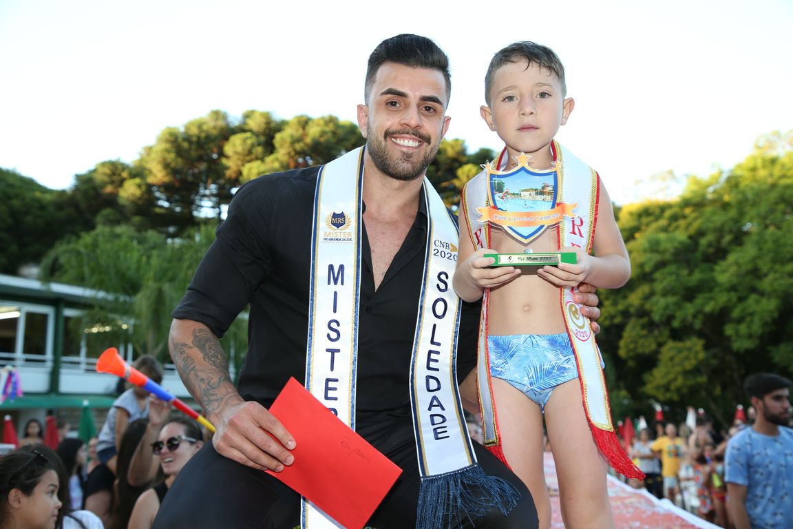 Concurso Rainha das Piscinas e Rei Mirim movimenta Clube Caixeiral Campestre