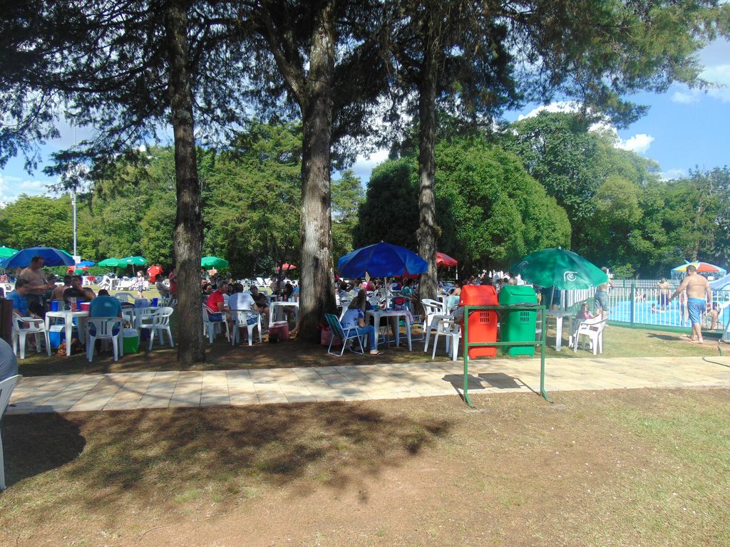Sol, diversão e música boa na Abertura da Temporada de Verão
