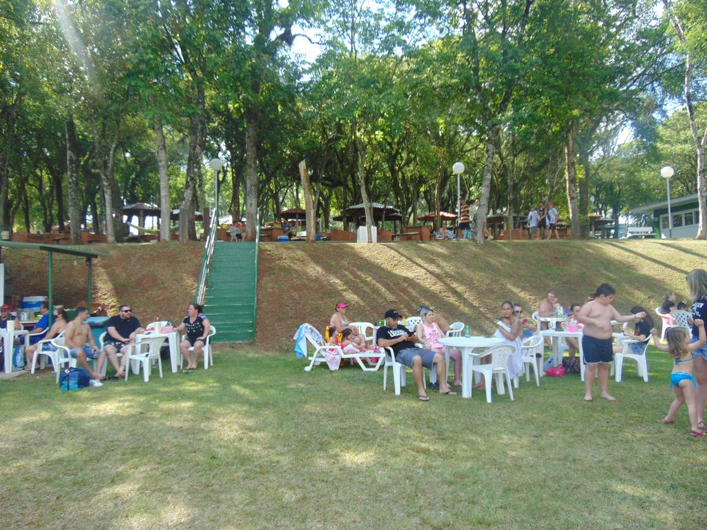 Sol, diversão e música boa na Abertura da Temporada de Verão